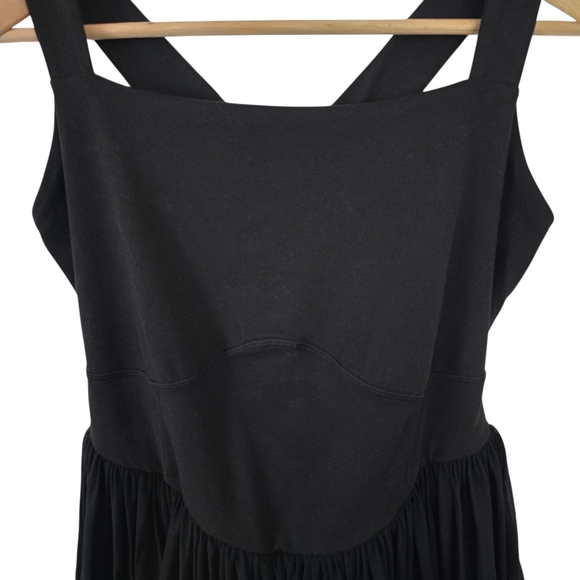 Torrid 0 Performance Core Mesh Ruffle 2fer Active Dress‎ - Picture 4 of 10